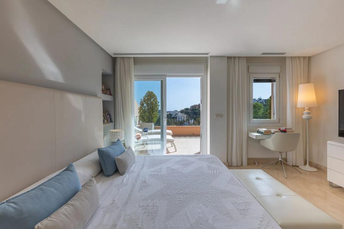 Sprzedaż duplexu w Barrio Los Naranjos, Marbella photo 4