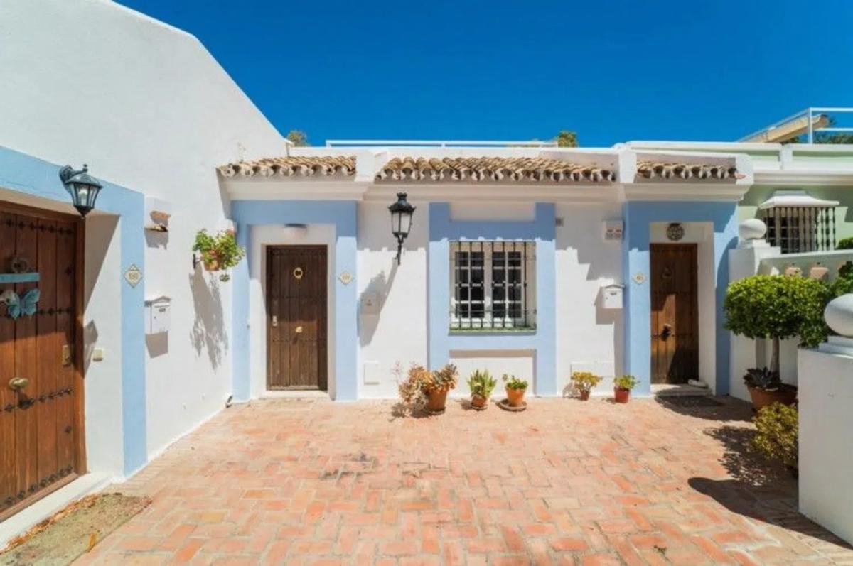Sale of apartment in Barrio Aloha, Marbella
 photo 2
