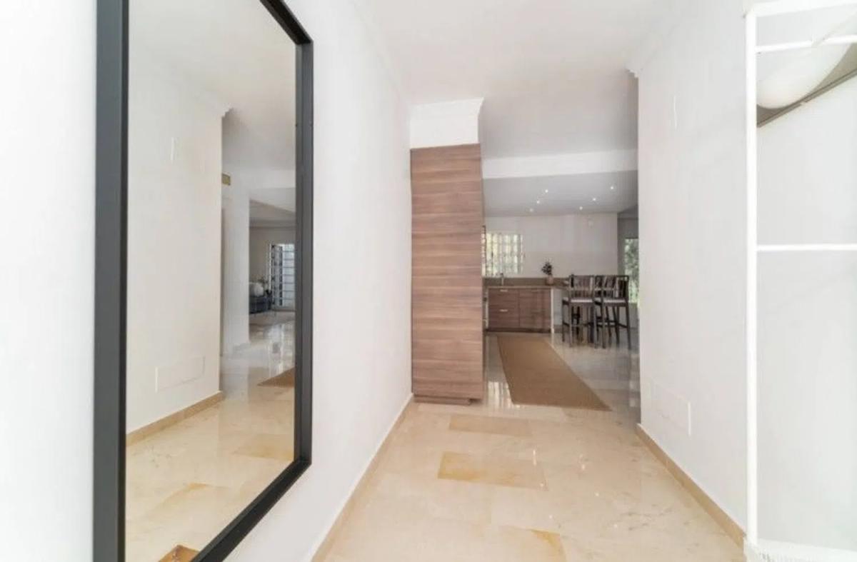 Sale of apartment in Barrio Aloha, Marbella
 photo 4