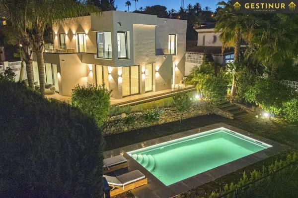 Chalet independiente en venta en Calle 02D Nva Andaluc, 7, Marbella photo 1