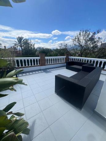 Chalet independiente en venta en Calle Alonso Cano, Marbella thumbnail 1