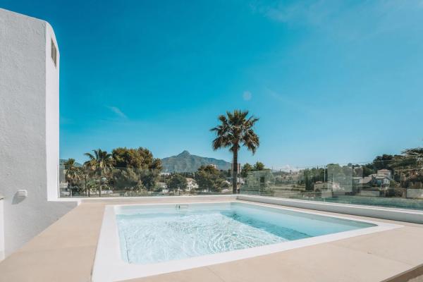 Chalet independiente en venta en Calle el Califa, 68, Marbella photo 1