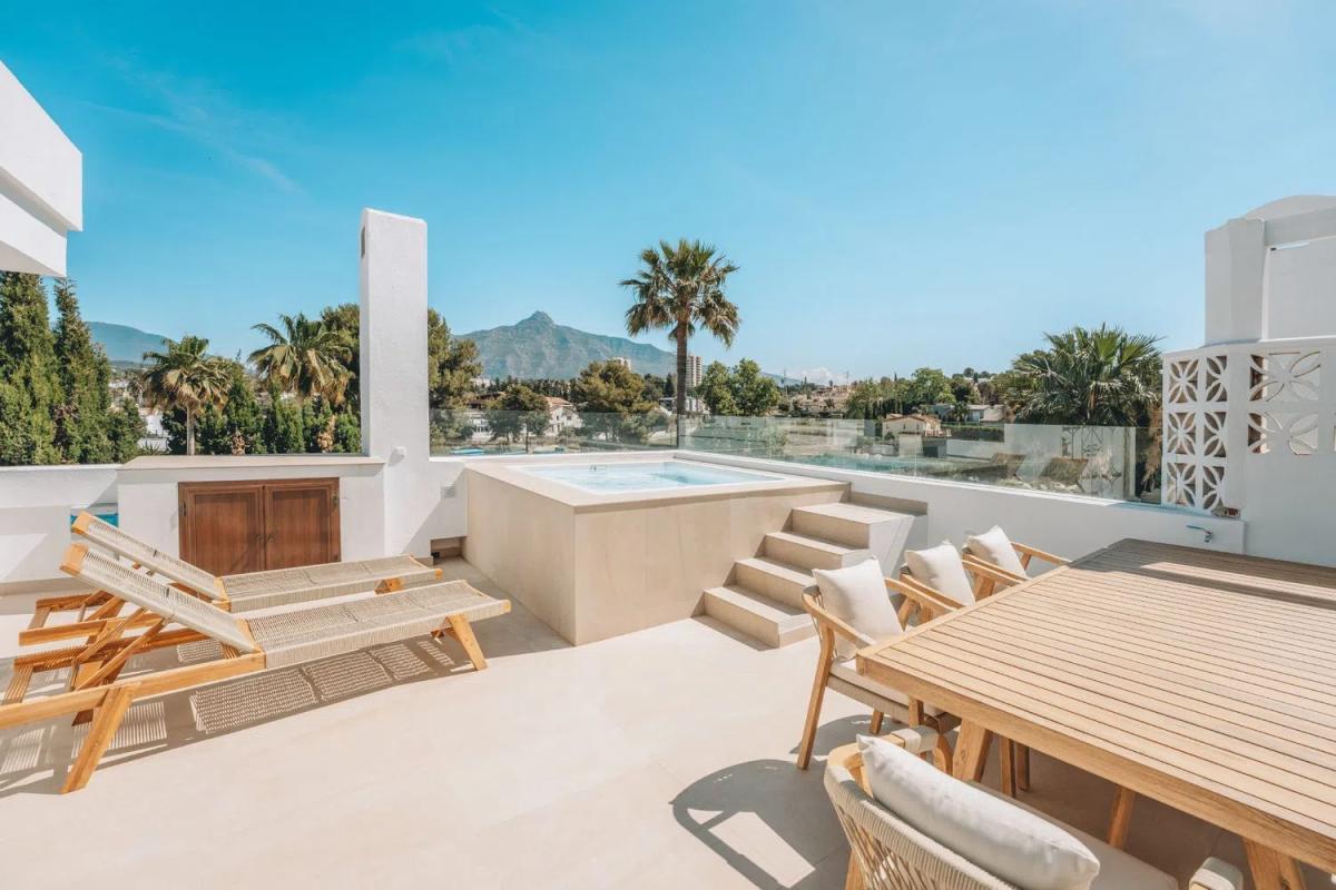 Venta de chalet independiente en Calle el Califa, 68, Marbella
 photo 2