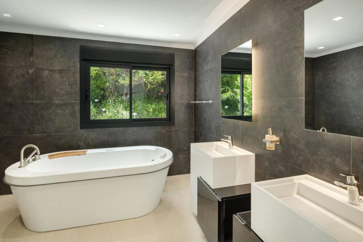 Venta de chalet independiente en Calle Tucán, 18 --24, Marbella
 photo 3