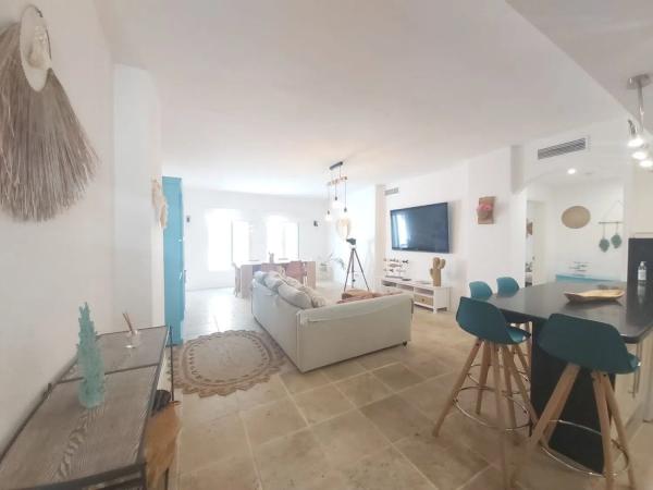 Apartment for sale in Barrio Puerto Banús, Marbella photo 1