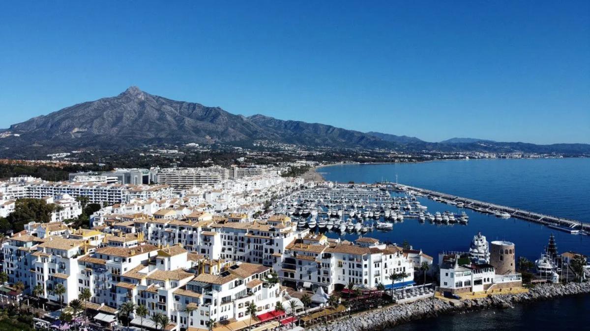 Sale of apartment in Barrio Puerto Banús, Marbella
photo 1
