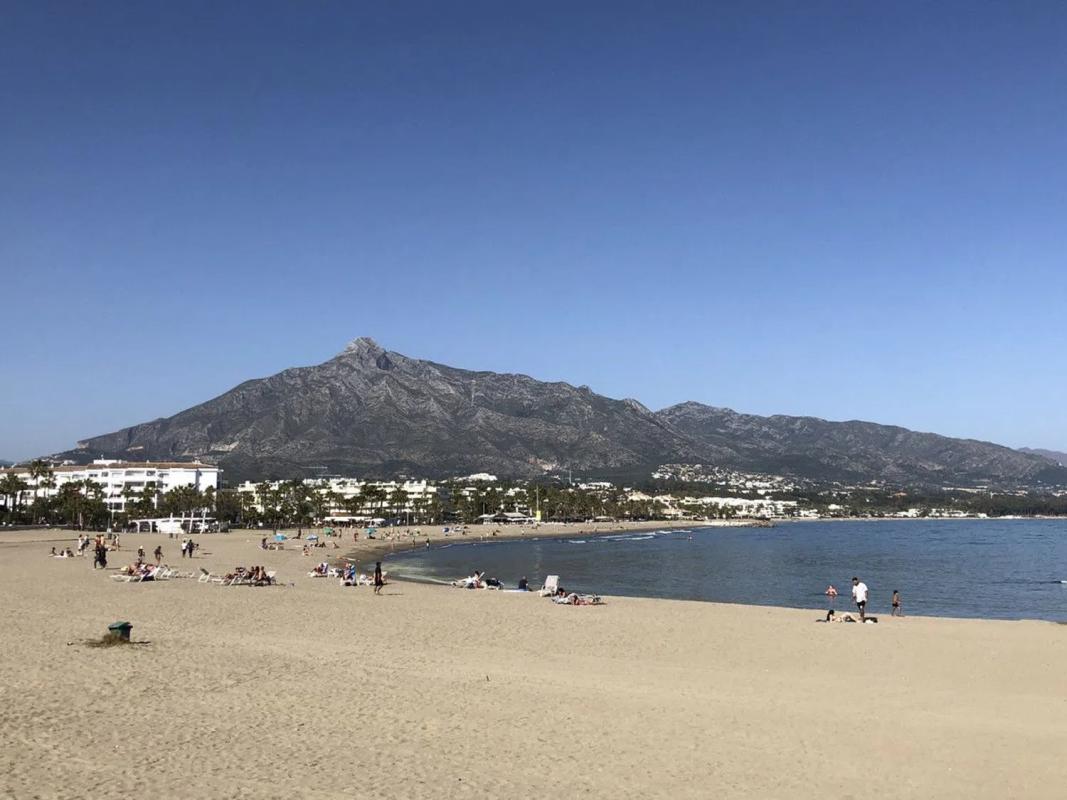 Sale of apartment in Barrio Puerto Banús, Marbella
photo 2