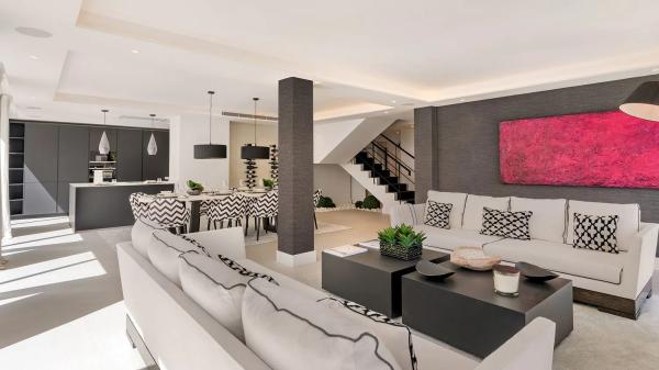 Chalet independiente en venta en Barrio Las Brisas, Marbella thumbnail 2