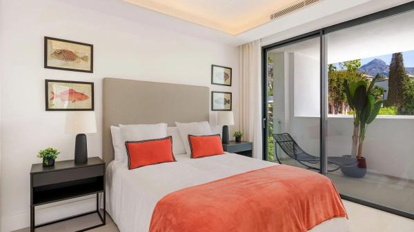 Chalet independiente en venta en  Barrio Las Brisas, Marbella photo 4