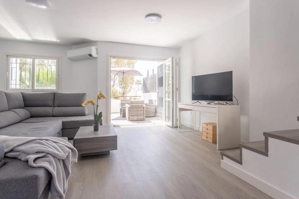 Duplex sale in Barrio Los Naranjos, Marbella photo 2