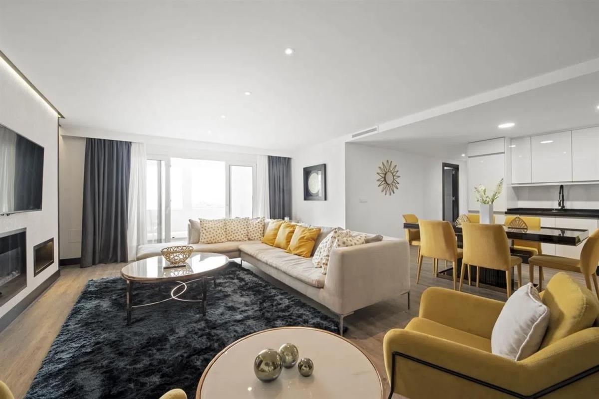 Sale of apartment in Calle Muelle Ribera s/n, Marbella
photo 2