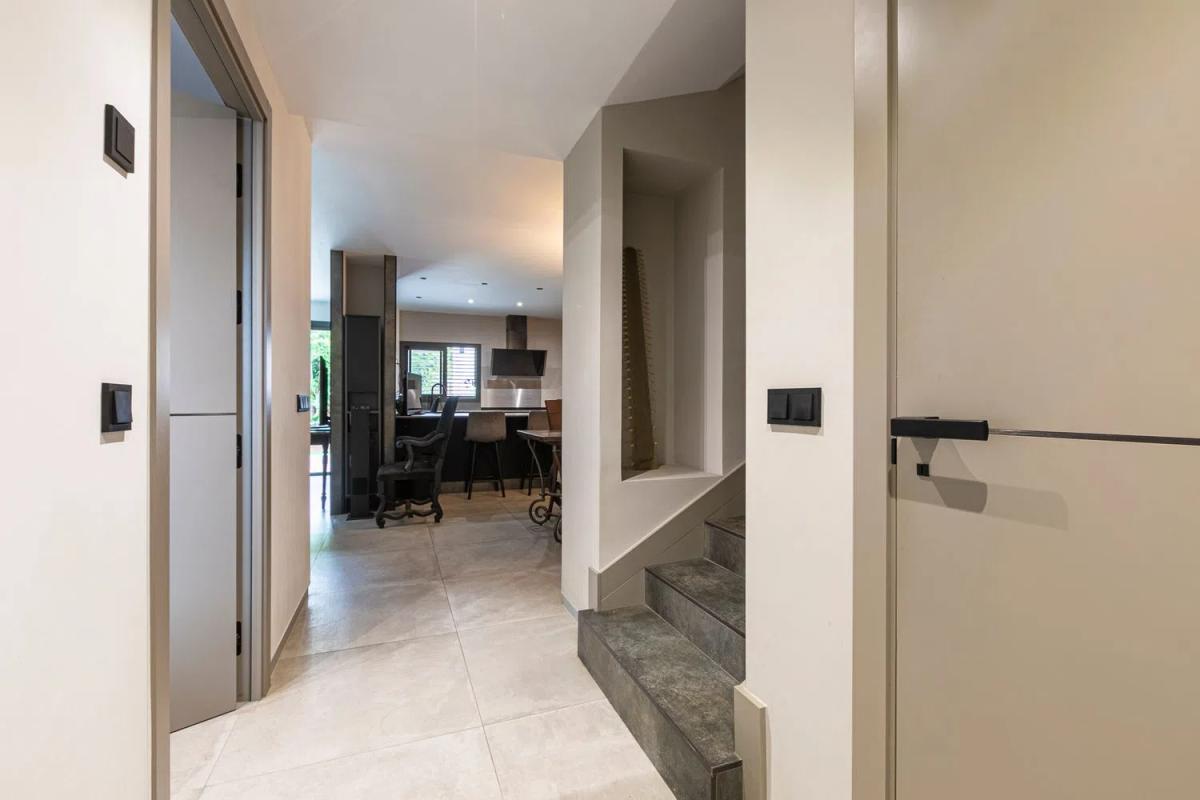 Venta de chalet independiente en Calle Alcaucín s/n, Marbella
 photo 2