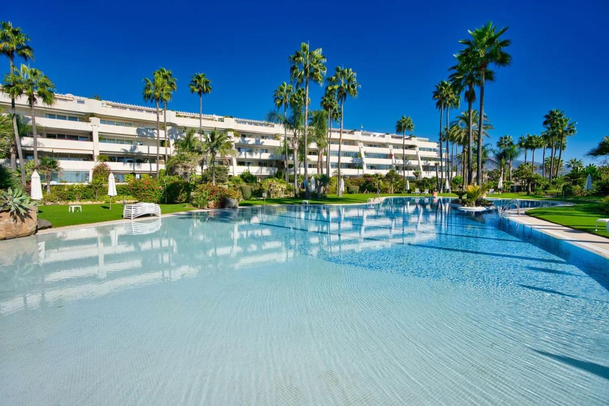 Duplex sale in Barrio Puerto Banús, Marbella photo 4