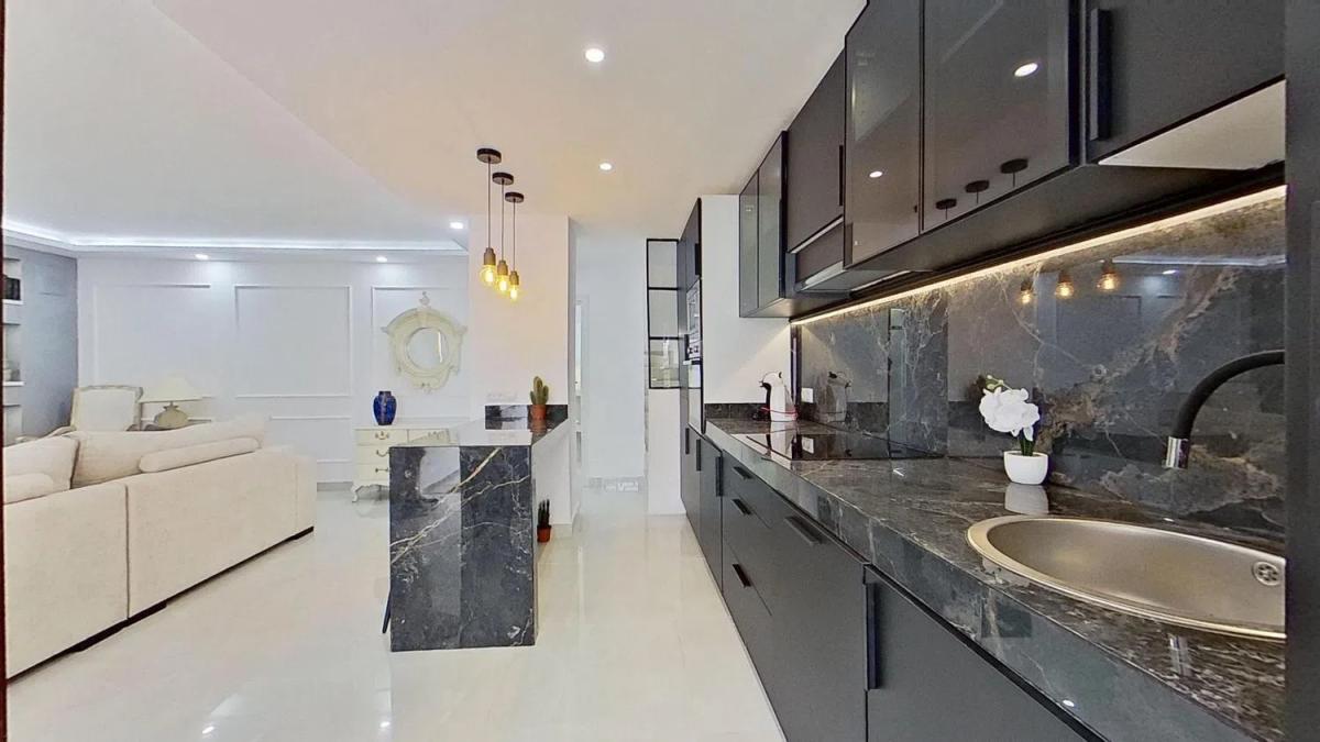 Duplex sale in Calle las Ventas, Marbella photo 5