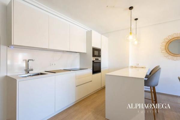 Apartment for sale in Calle el Califa, Marbella photo 1