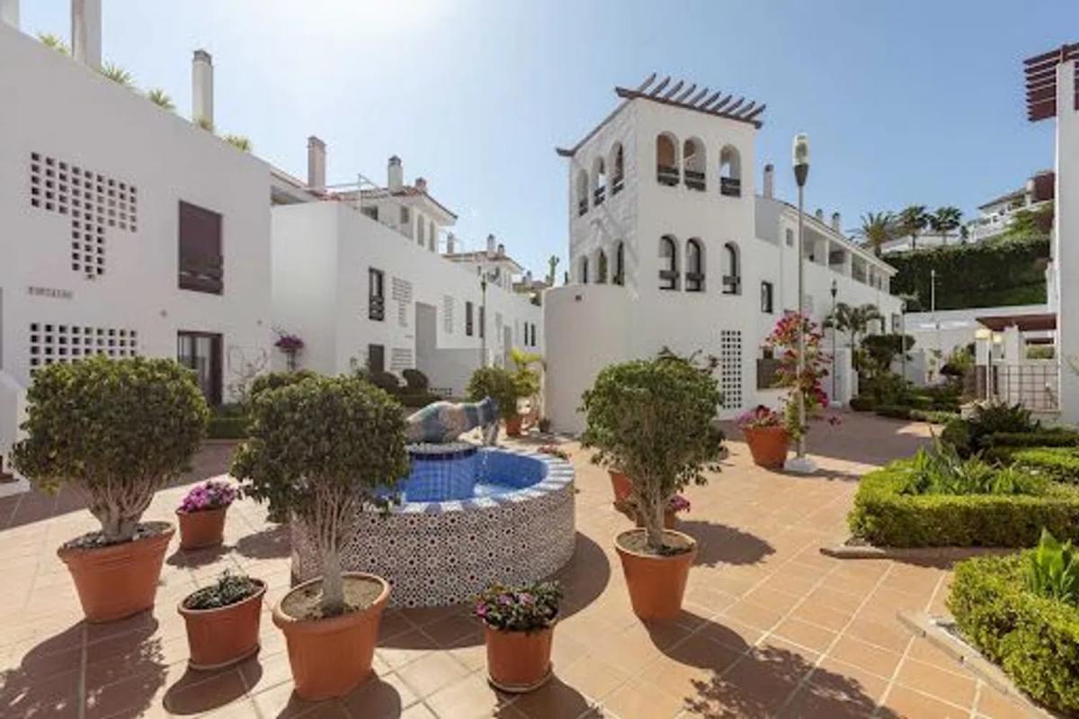 Duplex sale in Calle las Ventas, 3, Marbella photo 1