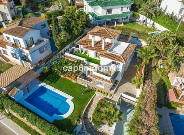 Chalet independiente en venta en Calle Río Tajo, 29, Marbella photo 1