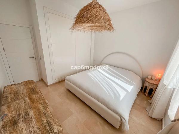 Chalet independiente en venta en Calle Río Tajo, 29, Marbella thumbnail 2