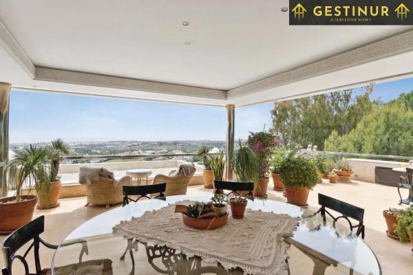 Penthouse na sprzedaż w  Calle Arrayanes, Marbella photo 1