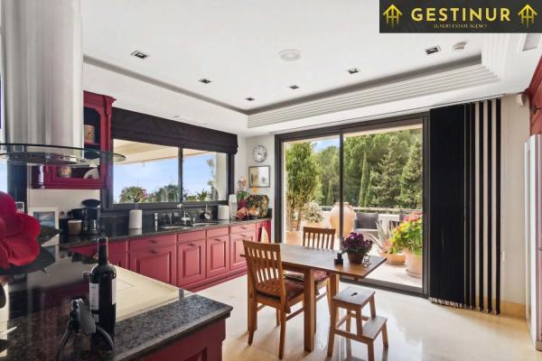 Penthouse na sprzedaż w  Calle Arrayanes, Marbella photo 3