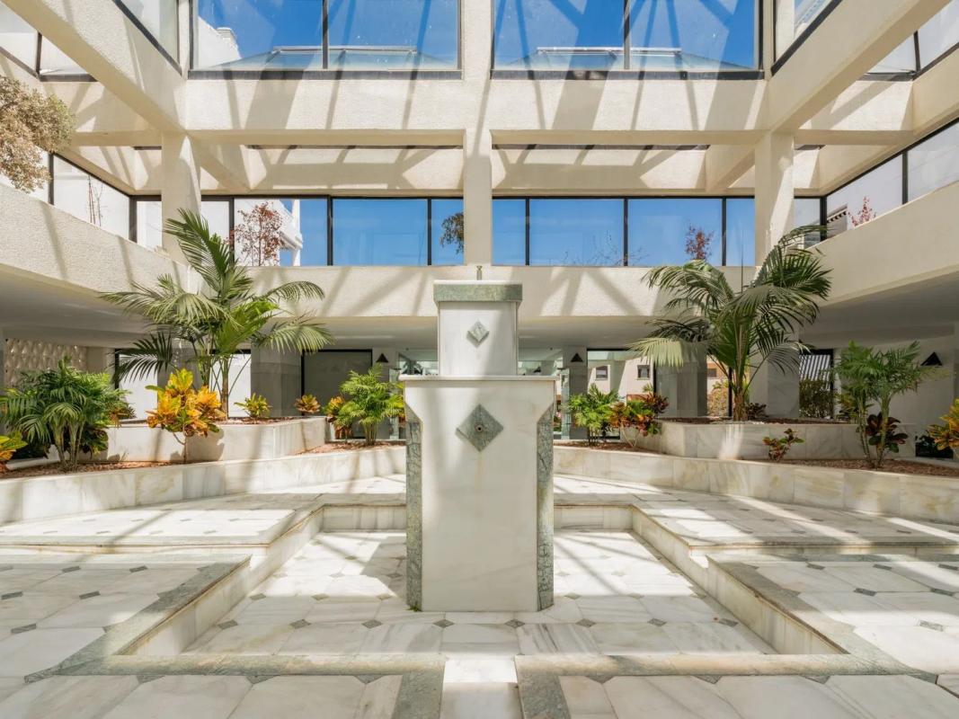 Sale of apartment in Barrio Puerto Banús, Marbella
photo 1
