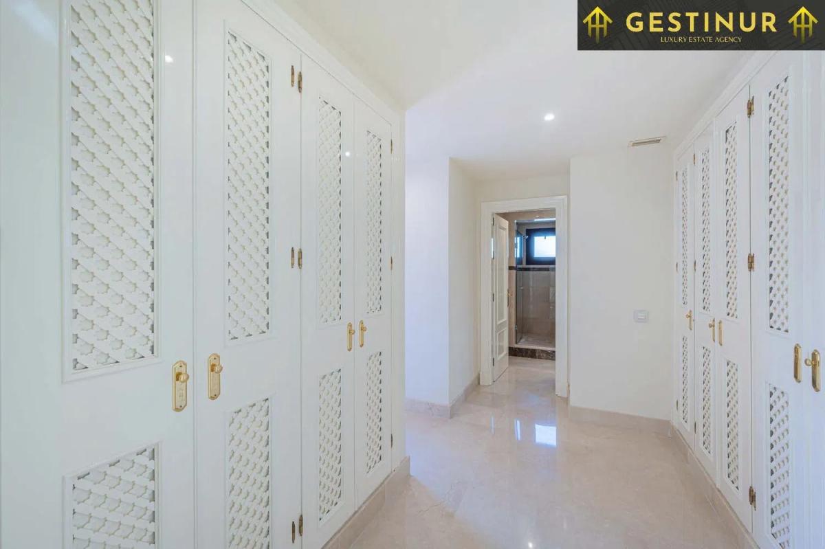 Продажа дуплекса на Urbanización la Alzambra, Марбелла photo 4
