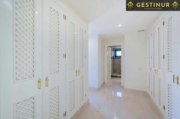 Dupleks na sprzedaż w Urbanización la Alzambra, Marbella photo 4