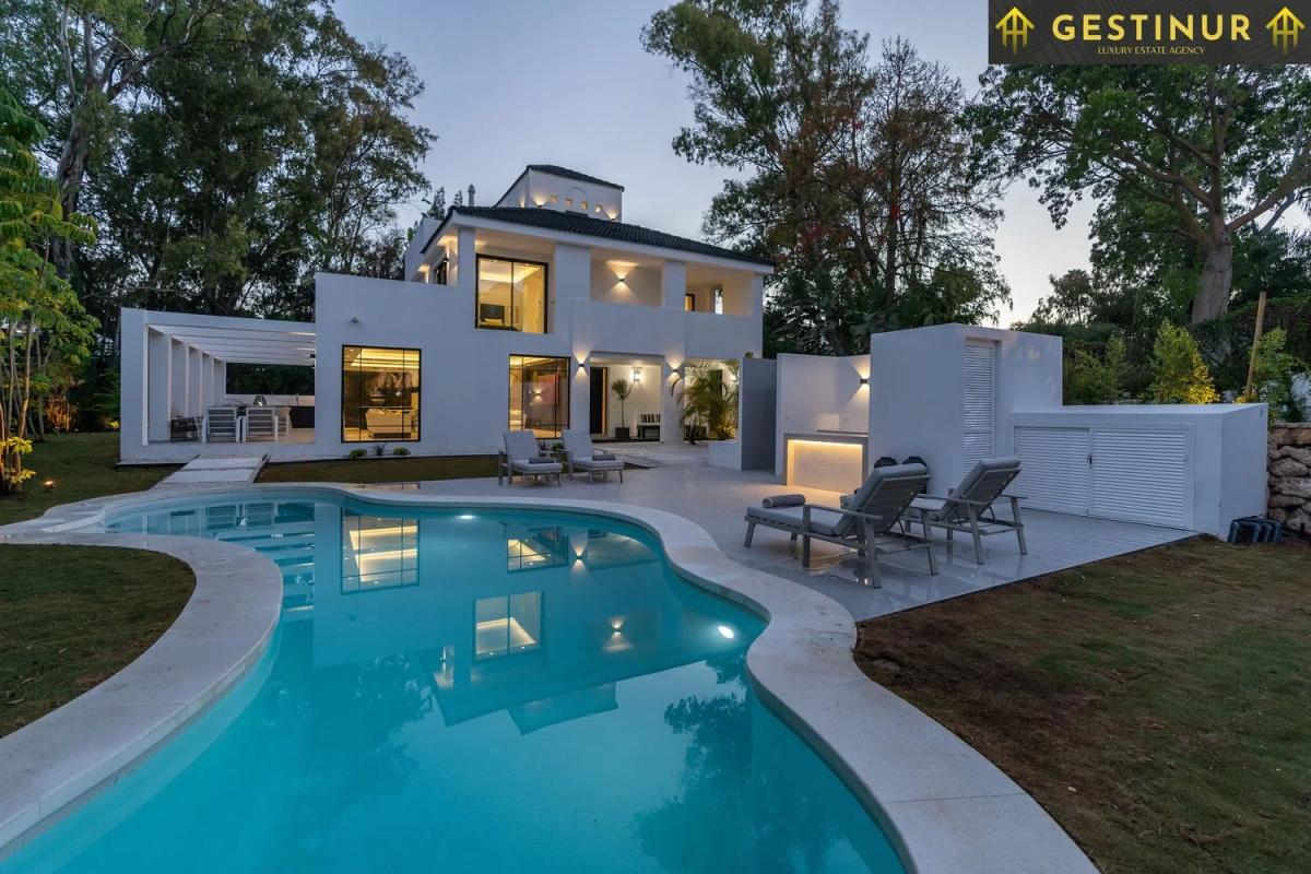 Venta de chalet independiente en Calle Roma, 20, Marbella
photo 1