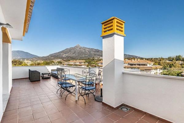 Penthouse na sprzedaż w  Urbanización la Alzambra s/n, Marbella photo 1