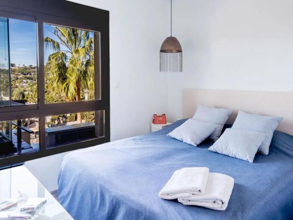 Apartment for sale in  Avenida del Prado, Marbella photo 4