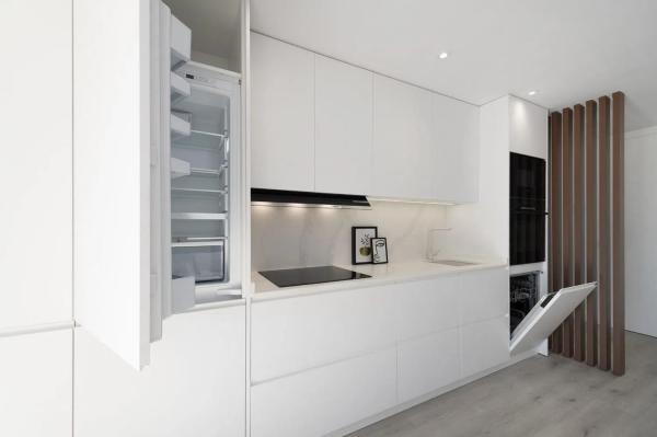 Apartment for sale in Barrio Puerto Banús, Marbella thumbnail 2