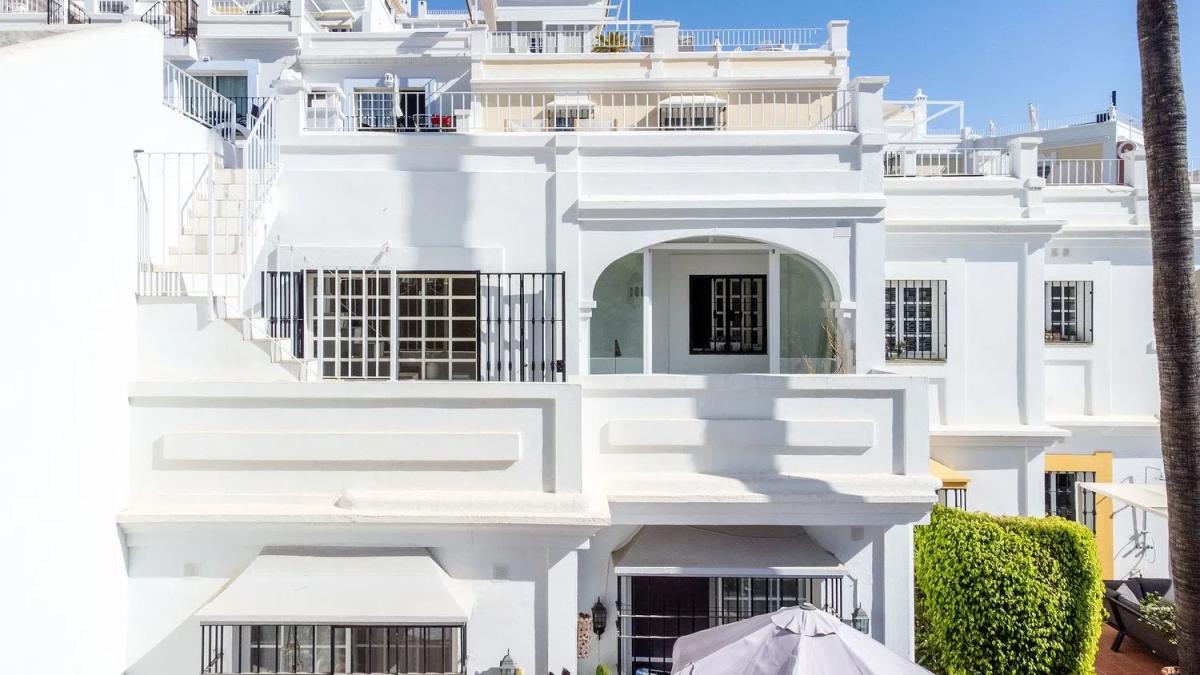 Sale of apartment in Avenida Valle del Golf s/n, Marbella
photo 1