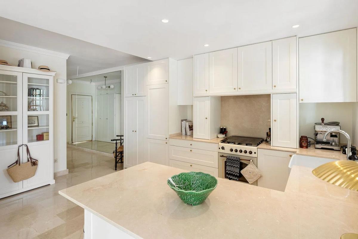 Sale of apartment in Avenida Valle del Golf s/n, Marbella
photo 4