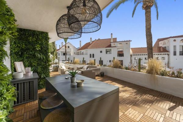 Mieszkanie na sprzedaż w  Barrio Nueva Andalucía, Marbella photo 2