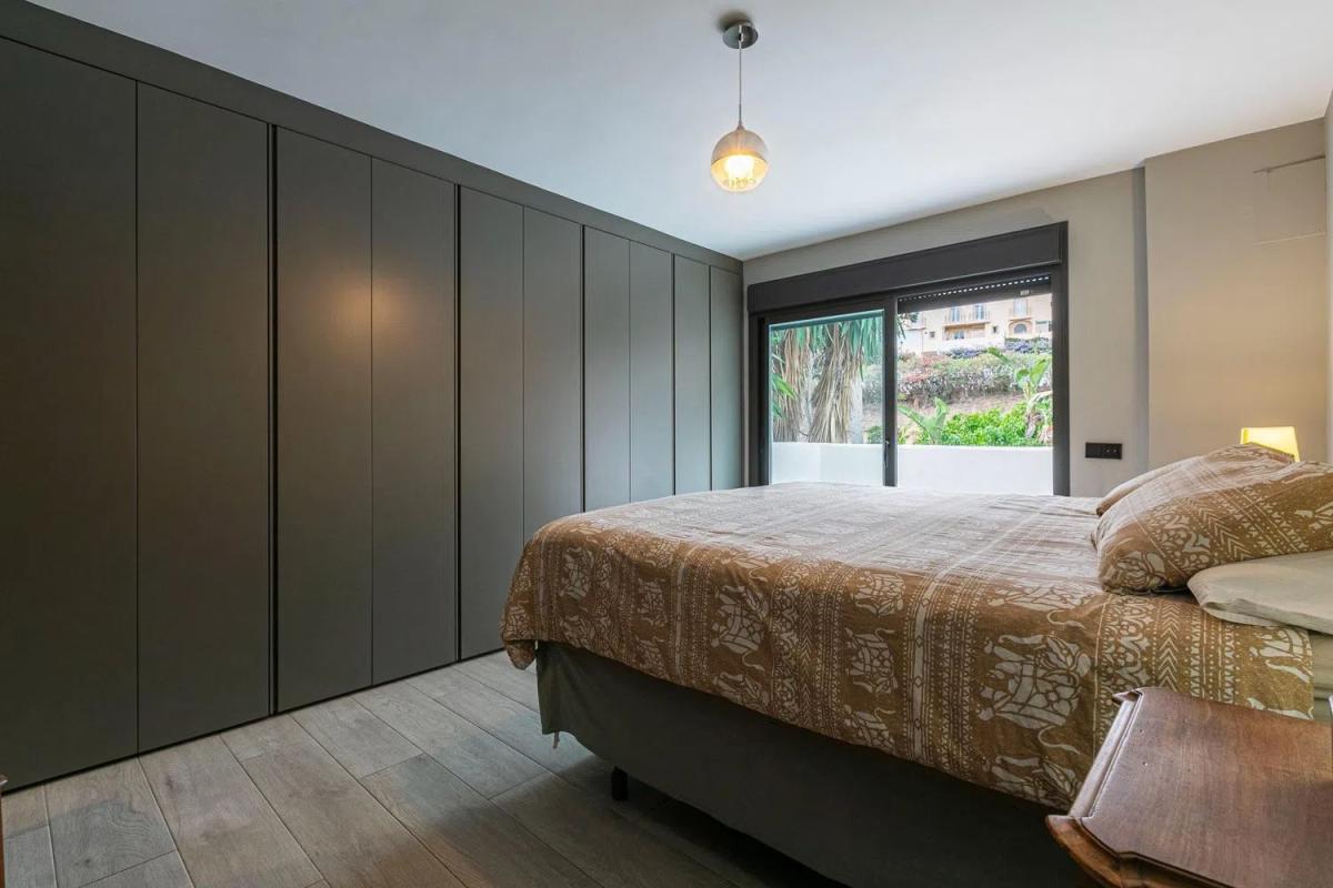 Venta de chalet independiente en Calle Alcaucín, Marbella
photo 4