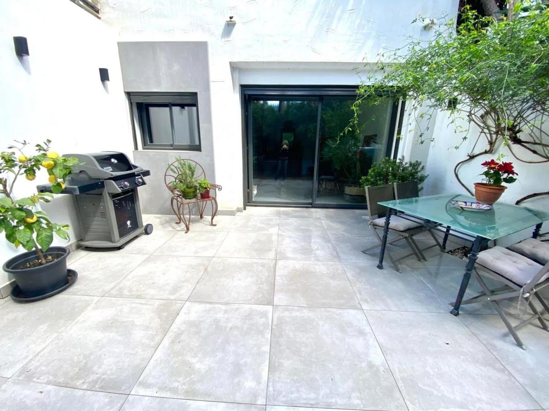 Venta de chalet independiente en Calle Alcaucín, Marbella
photo 5