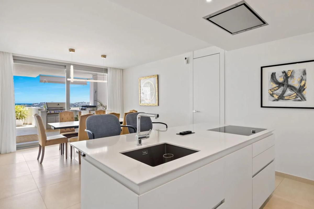 Продажа квартиры на Barrio Los Naranjos, Марбелла
photo 3