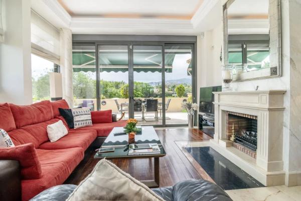 Dupleks na sprzedaż w Barrio Los Naranjos, Marbella photo 1