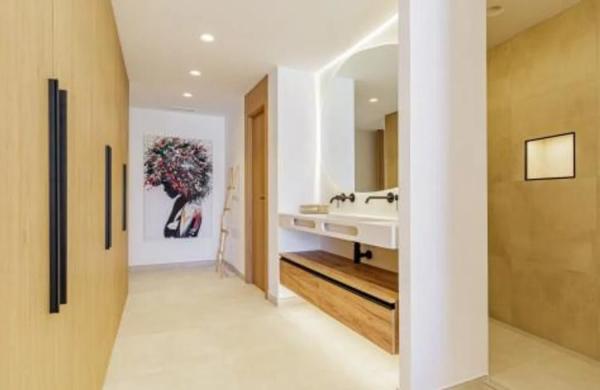 Apartment for sale in  Calle Yedras, Marbella photo 4