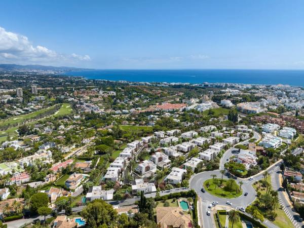 Detached villa for sale in  Calle Yuste 13-D, 8 C, Marbella photo 2