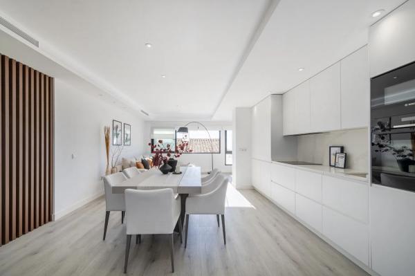 Apartment for sale in Calle Muelle Ribera, 418, Marbella thumbnail 1