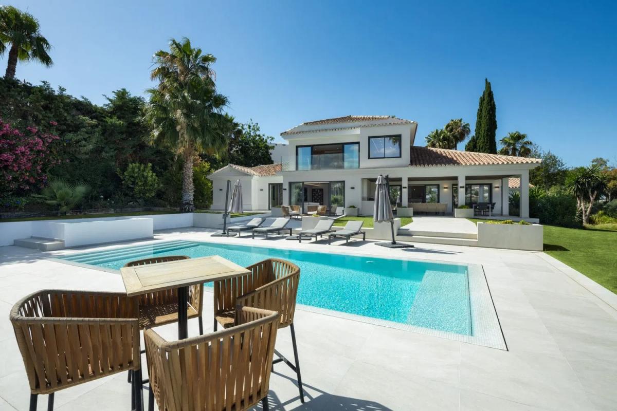 Venta de chalet independiente en Calle Tucán, 10 -13, Marbella
 photo 2