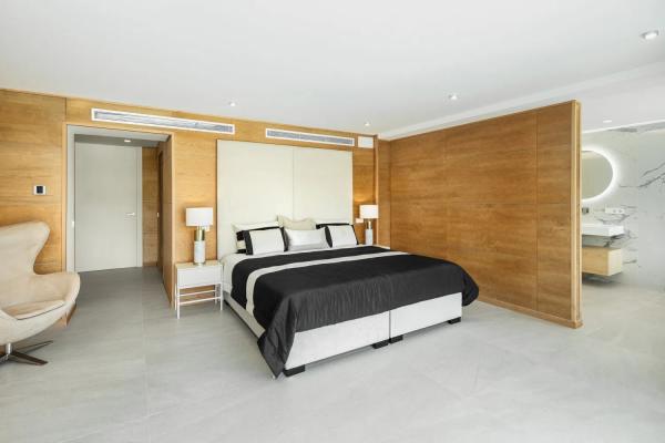 Chalet independiente en venta en  Calle Tucán, 10 -13, Marbella photo 4