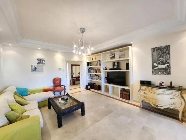 Piso en venta en Barrio Las Brisas, Marbella thumbnail 1
