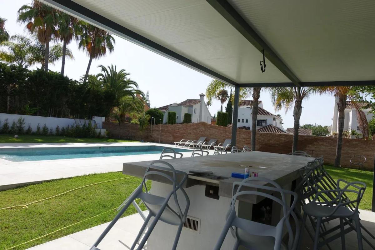 Venta de chalet independiente en Calle Bruselas 32-D, Marbella
photo 3