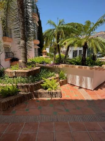 Apartment for sale in Calle Margarita De Austria, Marbella thumbnail 1