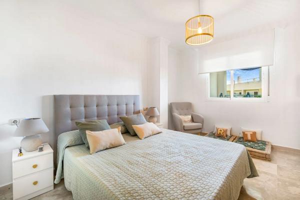 Apartment for sale in  Avenida Calderón de la Barca s/n, Marbella photo 4