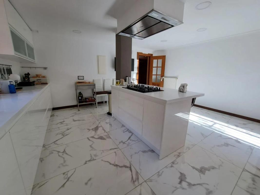 Venta de chalet independiente en Calle paris, Marbella
photo 4