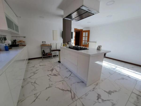 Chalet independiente en venta en  Calle paris, Marbella photo 4
