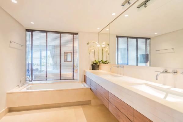 Penthouse for sale in Barrio Puerto Banús, Marbella thumbnail 2